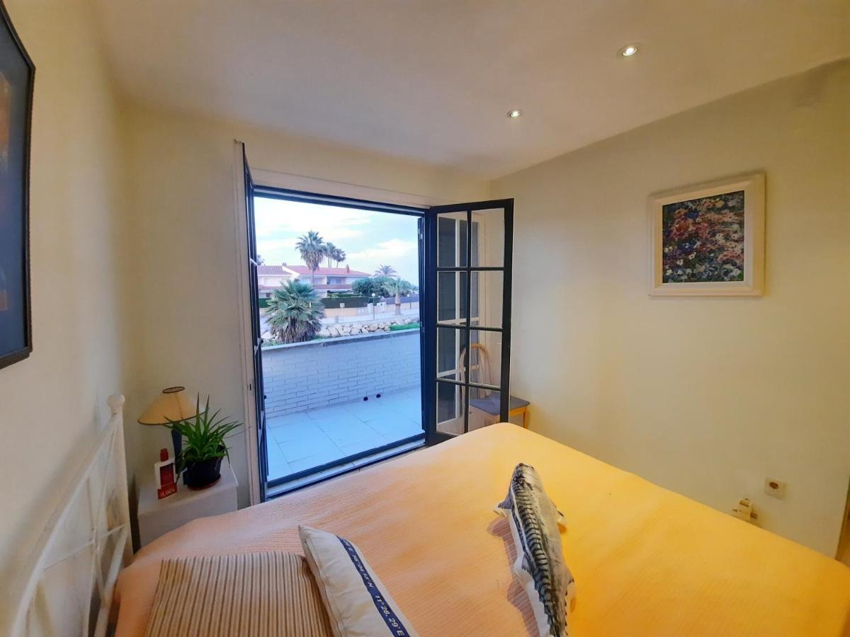 Cosy House With Garden Infront Of The Sea Creixell Exterior foto