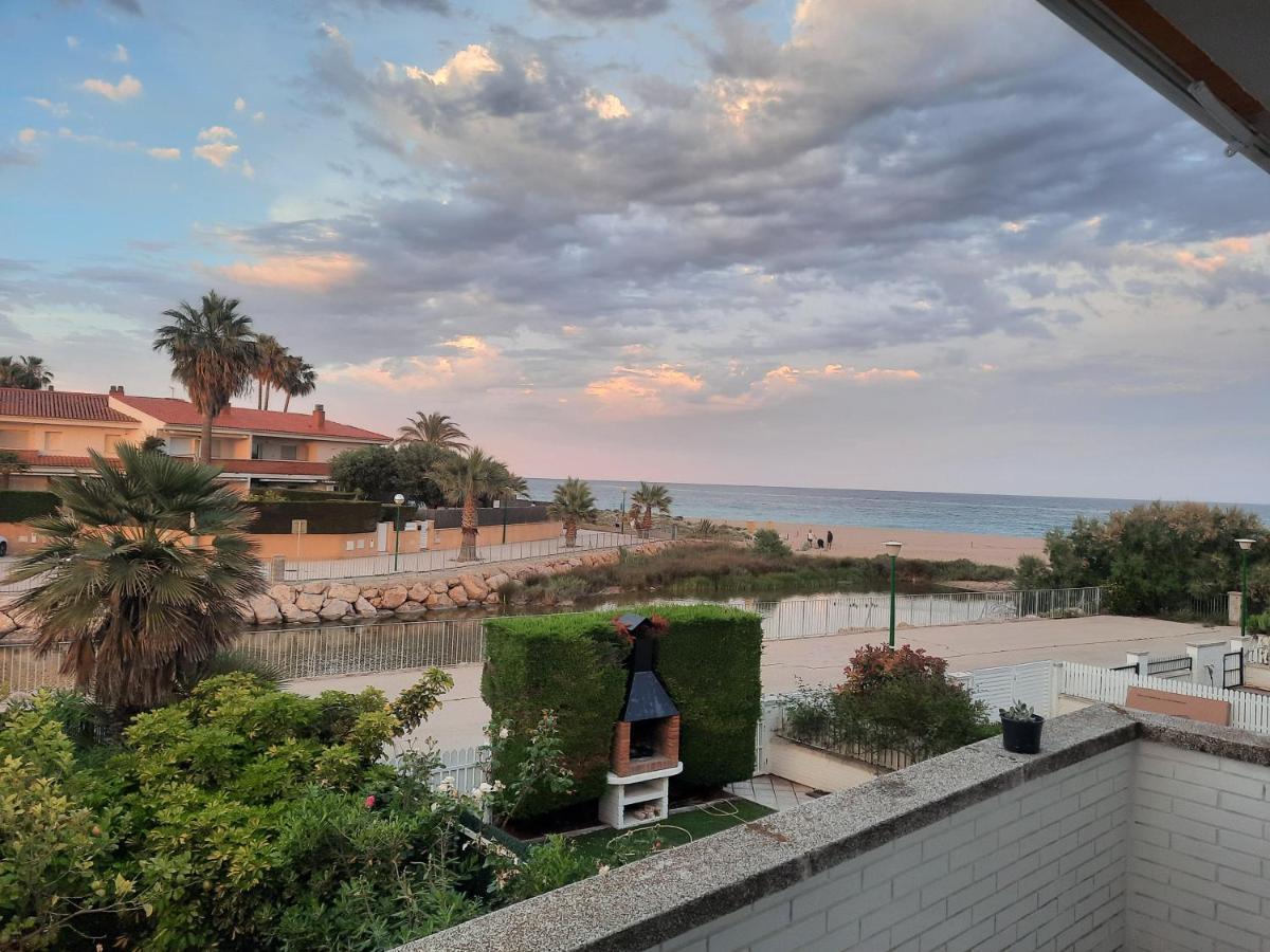 Cosy House With Garden Infront Of The Sea Creixell Exterior foto