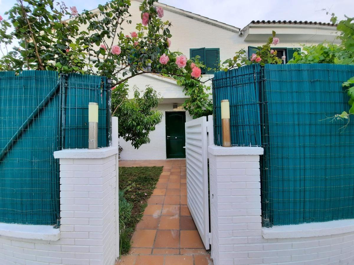 Cosy House With Garden Infront Of The Sea Creixell Exterior foto